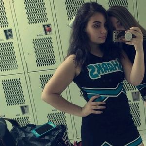 Meet your Posher, Ari